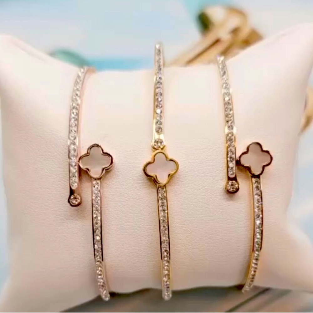 Stainless steel studded clover cuff bracelet (price for 1)